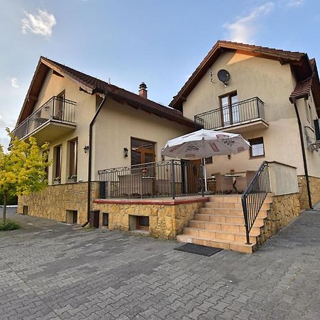 Hotel Radzewice Bagian luar foto