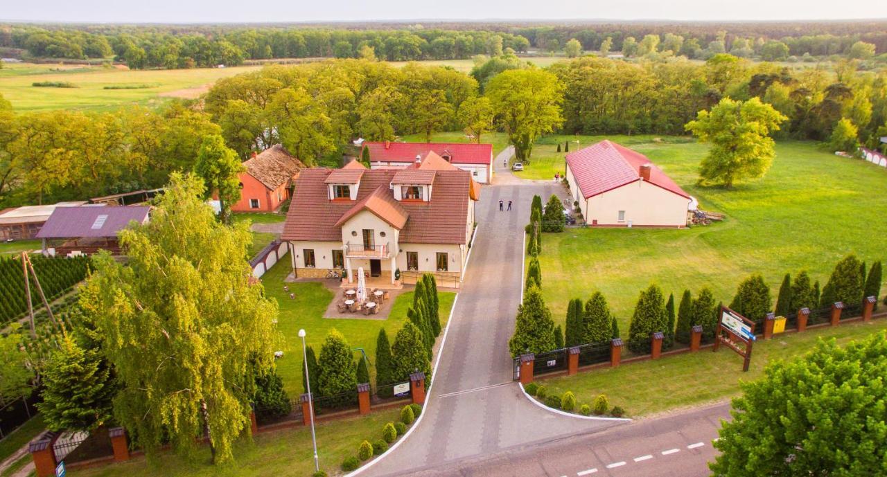 Hotel Radzewice Bagian luar foto