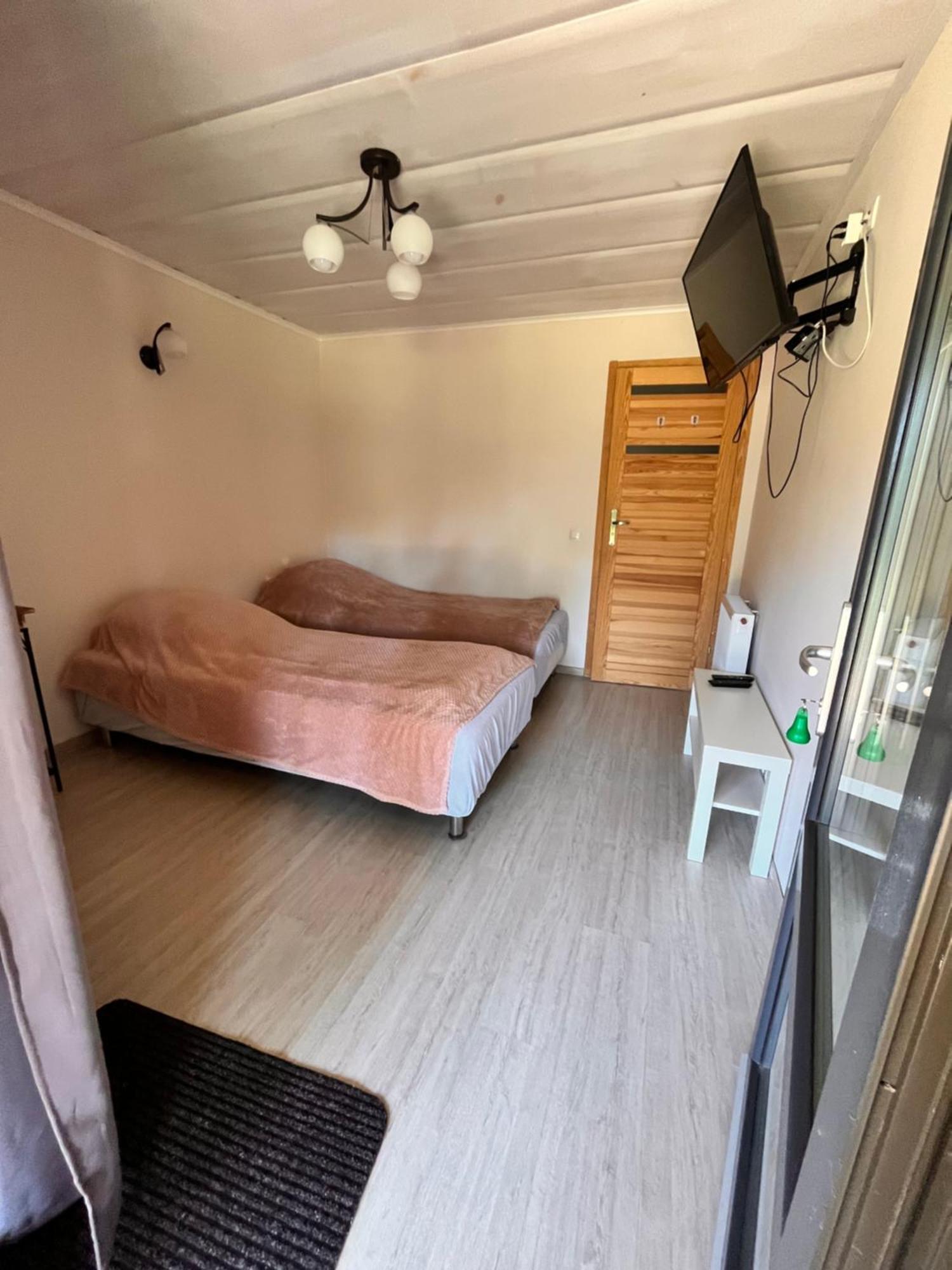 Hotel Radzewice Bagian luar foto