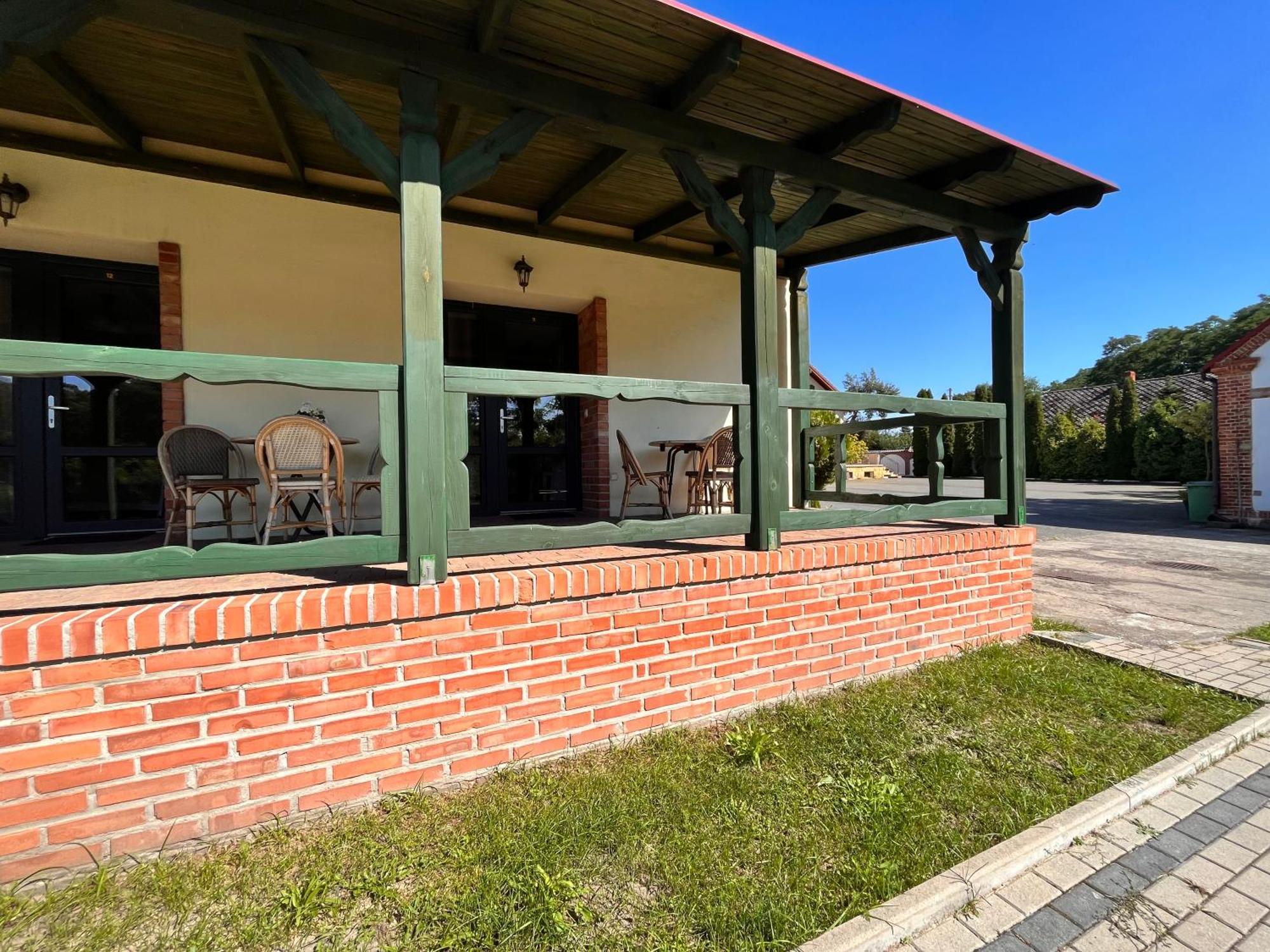 Hotel Radzewice Bagian luar foto